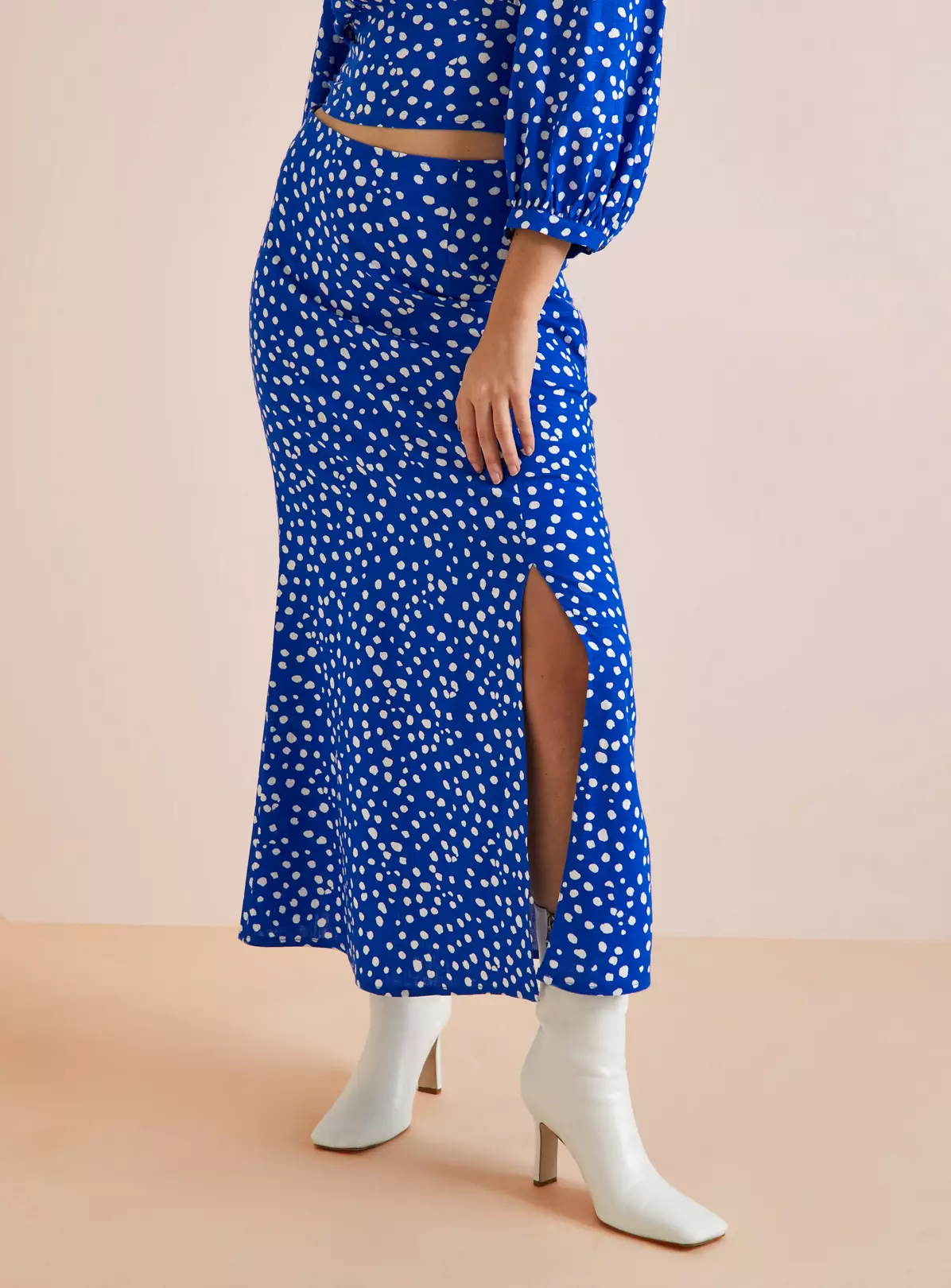 Everbelle Blue Dotty Coord Side Split Midaxi Skirt 18 5 Everbelle Blue Dotty Coord Side Split Midaxi Skirt 18 - Image 3