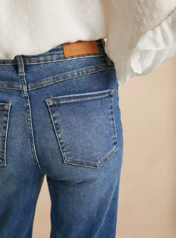 EVERBELLE Indigo Cropped Bootcut Jeans 6 -GlamMode Store tuc142974441 Denim R Z003A