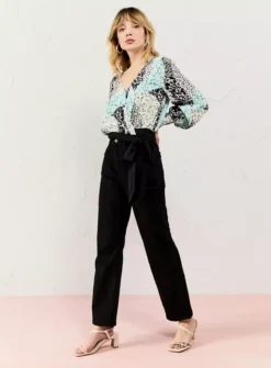 EVERBELLE Black Wash Slim Jeans 16