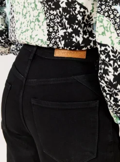 EVERBELLE Black Wash Slim Jeans 16 -GlamMode Store tuc143208693 Black R Z003A