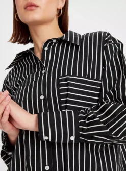 Black Stripe Oversized Poplin Shirt 16 8 Black Stripe Oversized Poplin Shirt 16 -GlamMode Store tuc143489659 Mono R Z003A 1