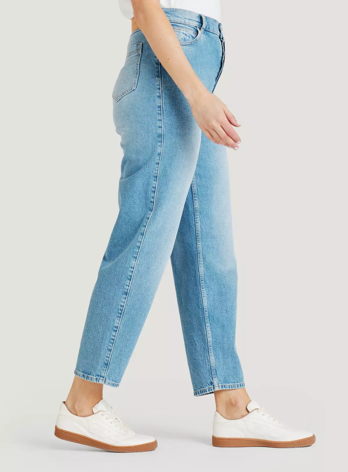THOUGHT Essential Organic Cotton Boyfriend Jeans 18 4 THOUGHT Essential Organic Cotton Boyfriend Jeans 18 - Image 2