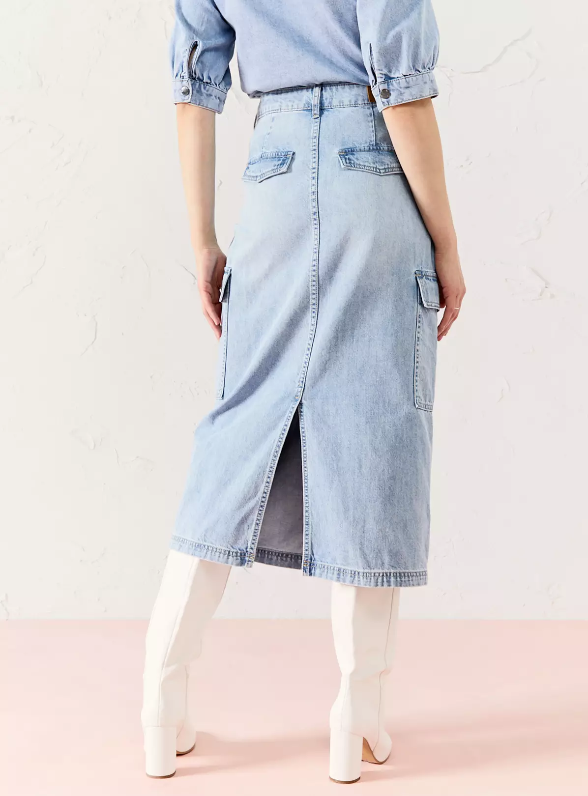 EVERBELLE Light Wash Denim Skirt 20 5 EVERBELLE Light Wash Denim Skirt 20 - Image 3