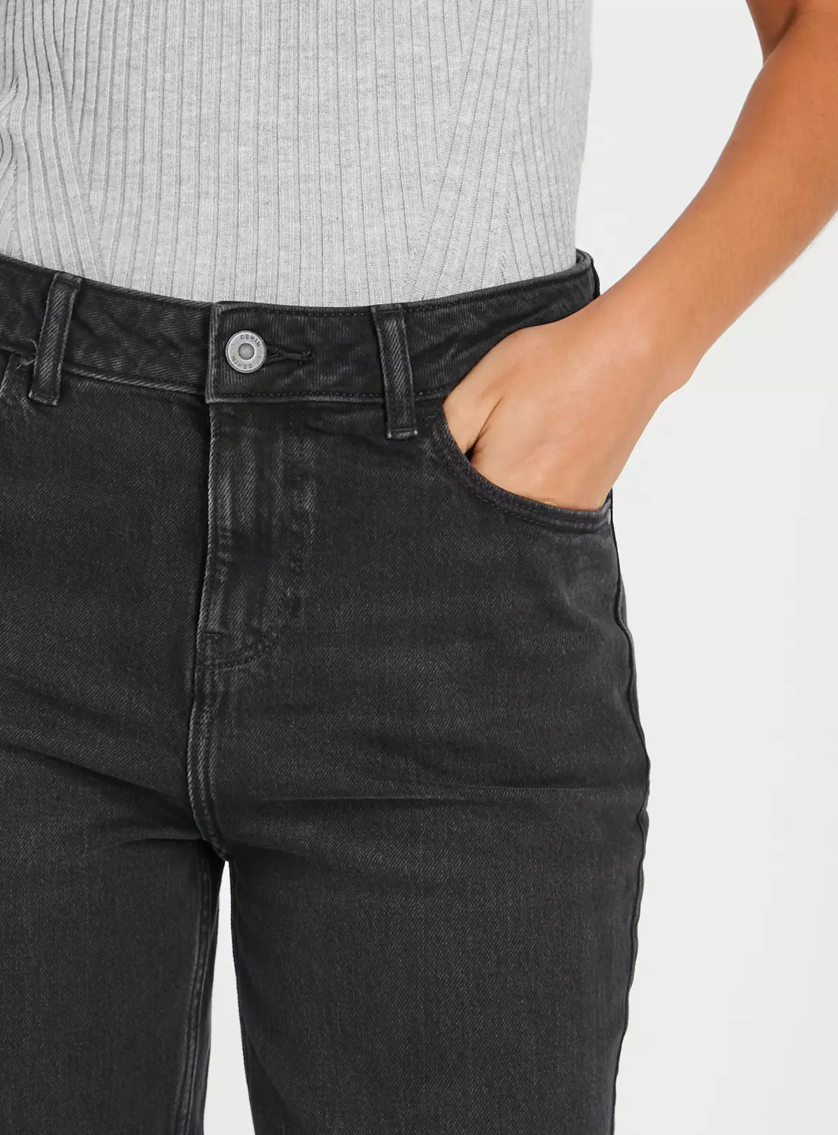 Black Relaxed Straight Leg Jeans16R 5 Black Relaxed Straight Leg Jeans16R - Image 3