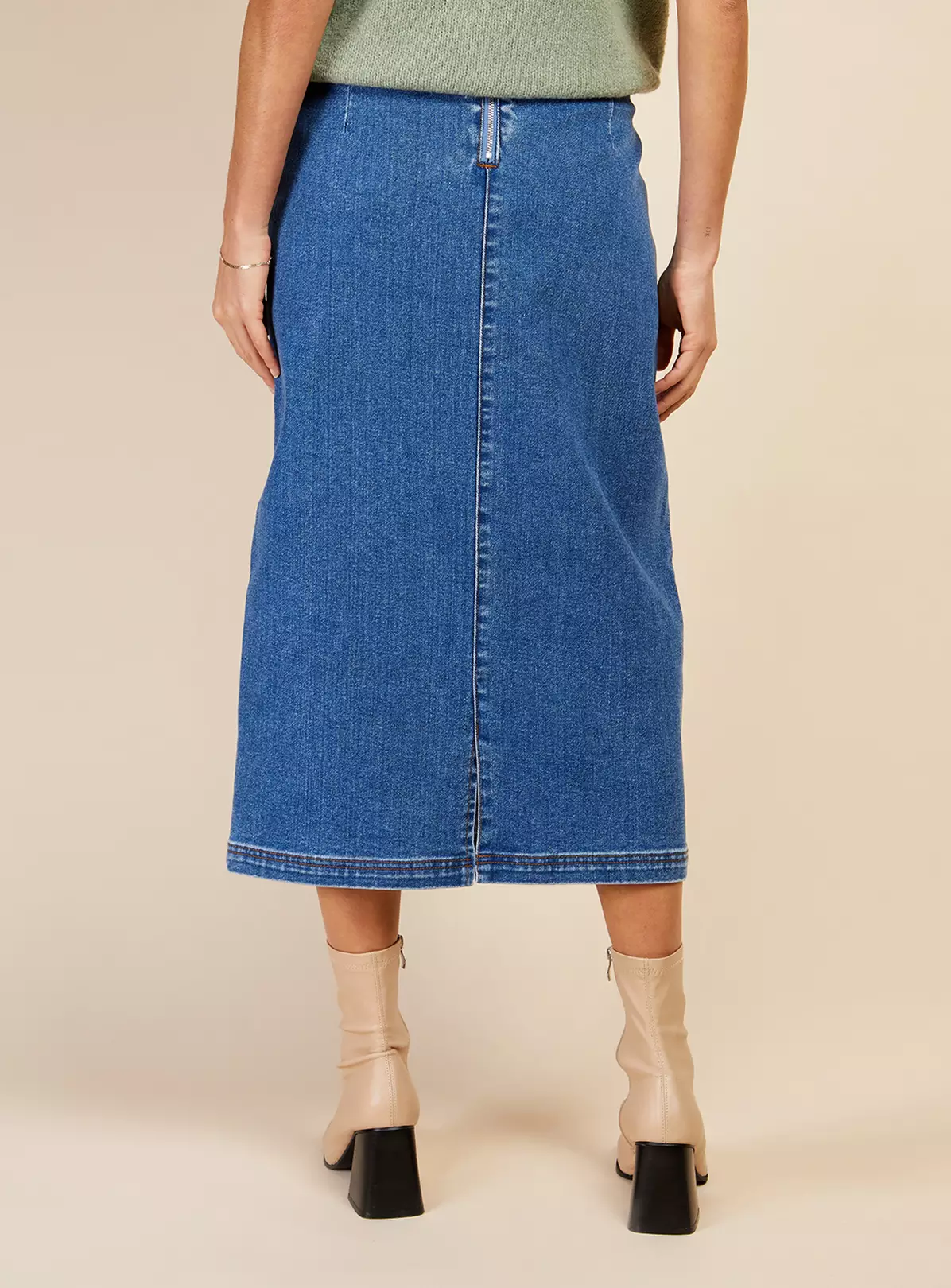 VOGUE WILLIAMS Denim Midi Skirt 18 5 VOGUE WILLIAMS Denim Midi Skirt 18 - Image 3