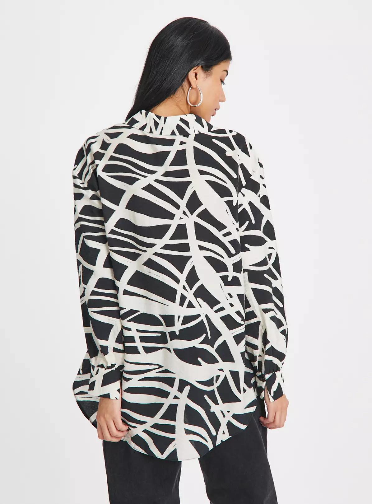 Monochrome Abstract Print Popover Shirt16 6 Monochrome Abstract Print Popover Shirt16 - Image 4